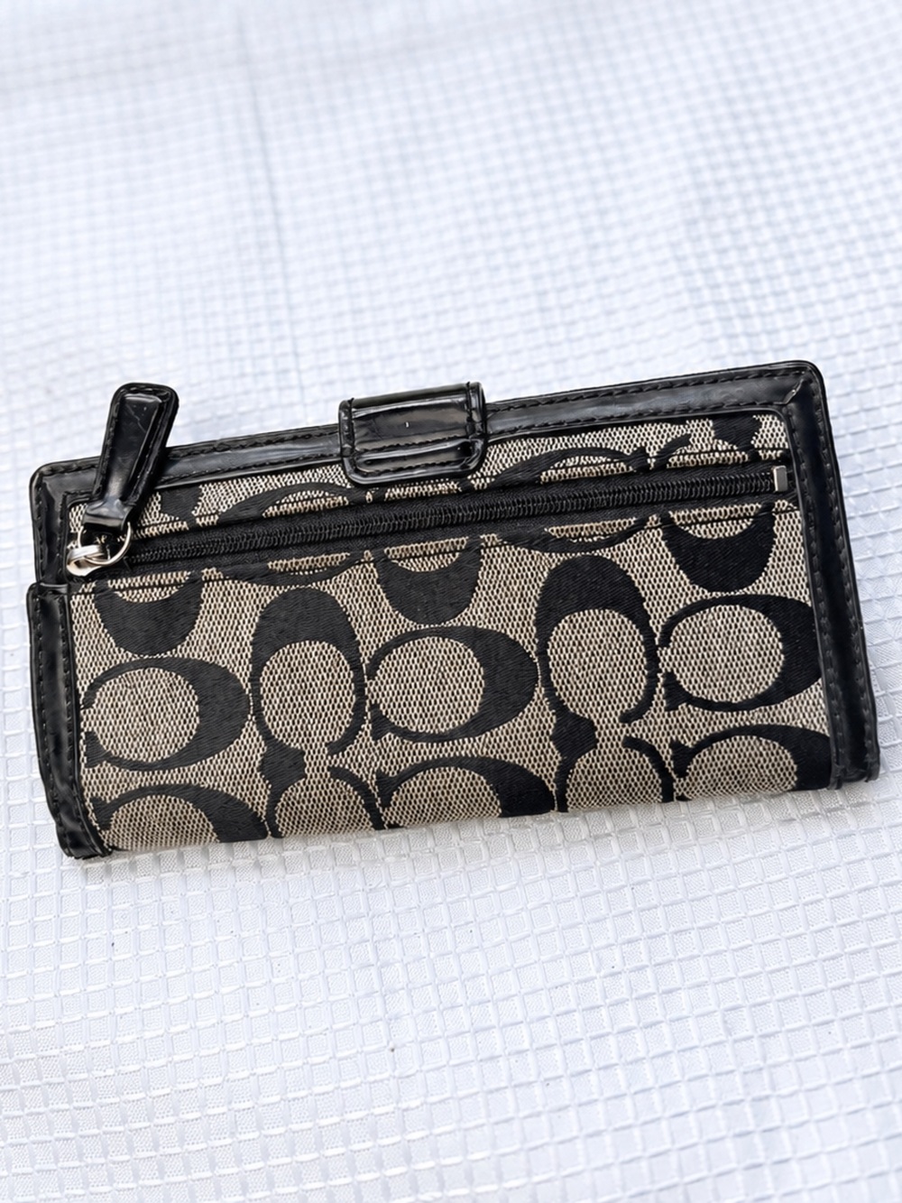 Coach Signature Park Turnlock Continental Navy Blue & Gray Rectangular Wallet - Picture 2 of 11